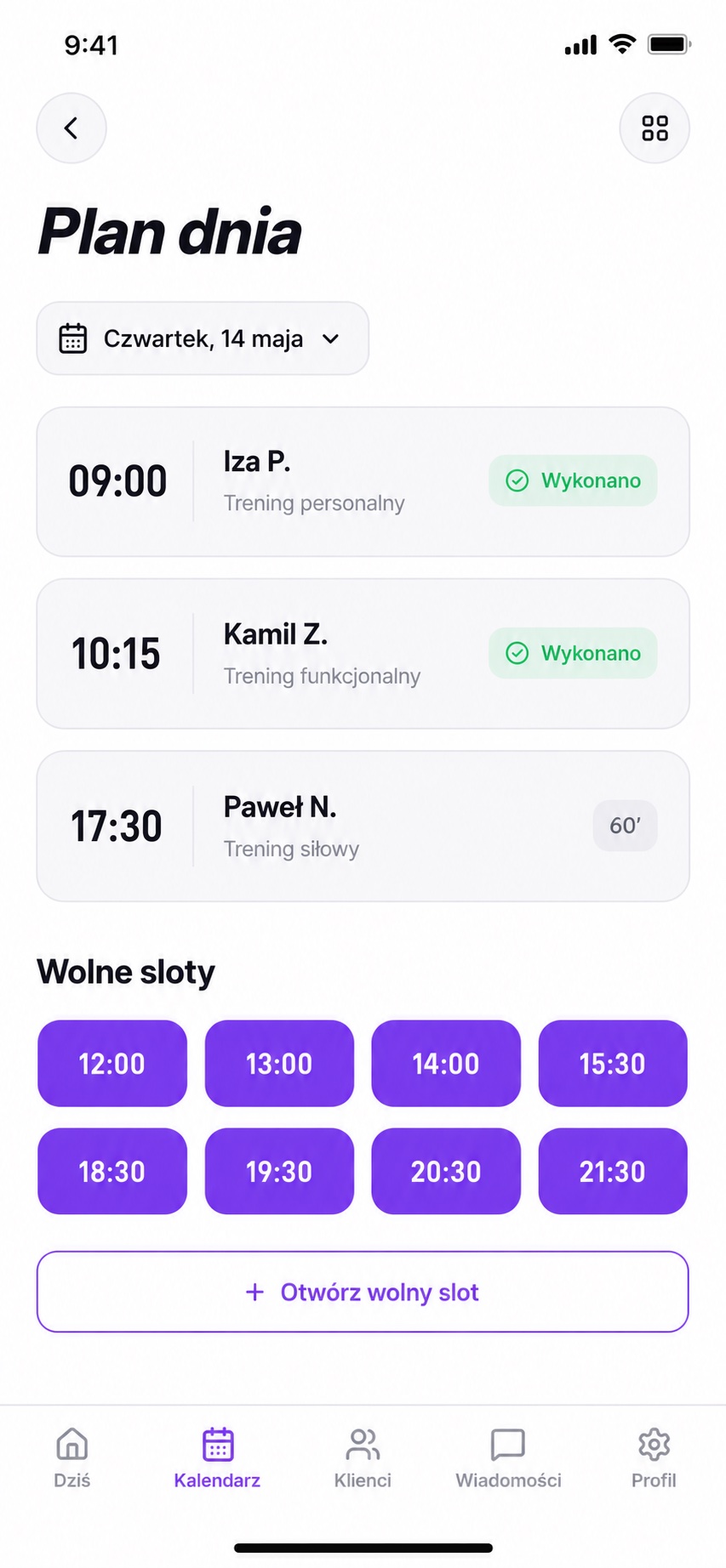 Plan dnia trenera w aplikacji Trenuje